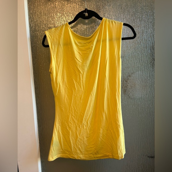 NWOT Yellow International Concepts Sleeveless Blouse - Picture 5 of 9